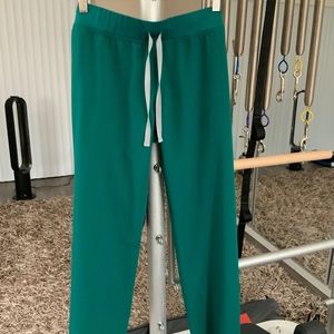 FIgs scrub pants Hunter Green Livingston!!